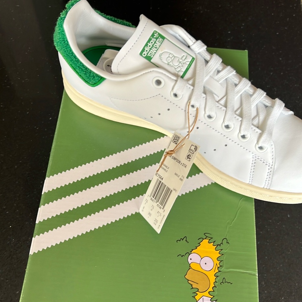New, never worn, Homer Simpson x Stan Smith Adidas.  Size 8 Men.
